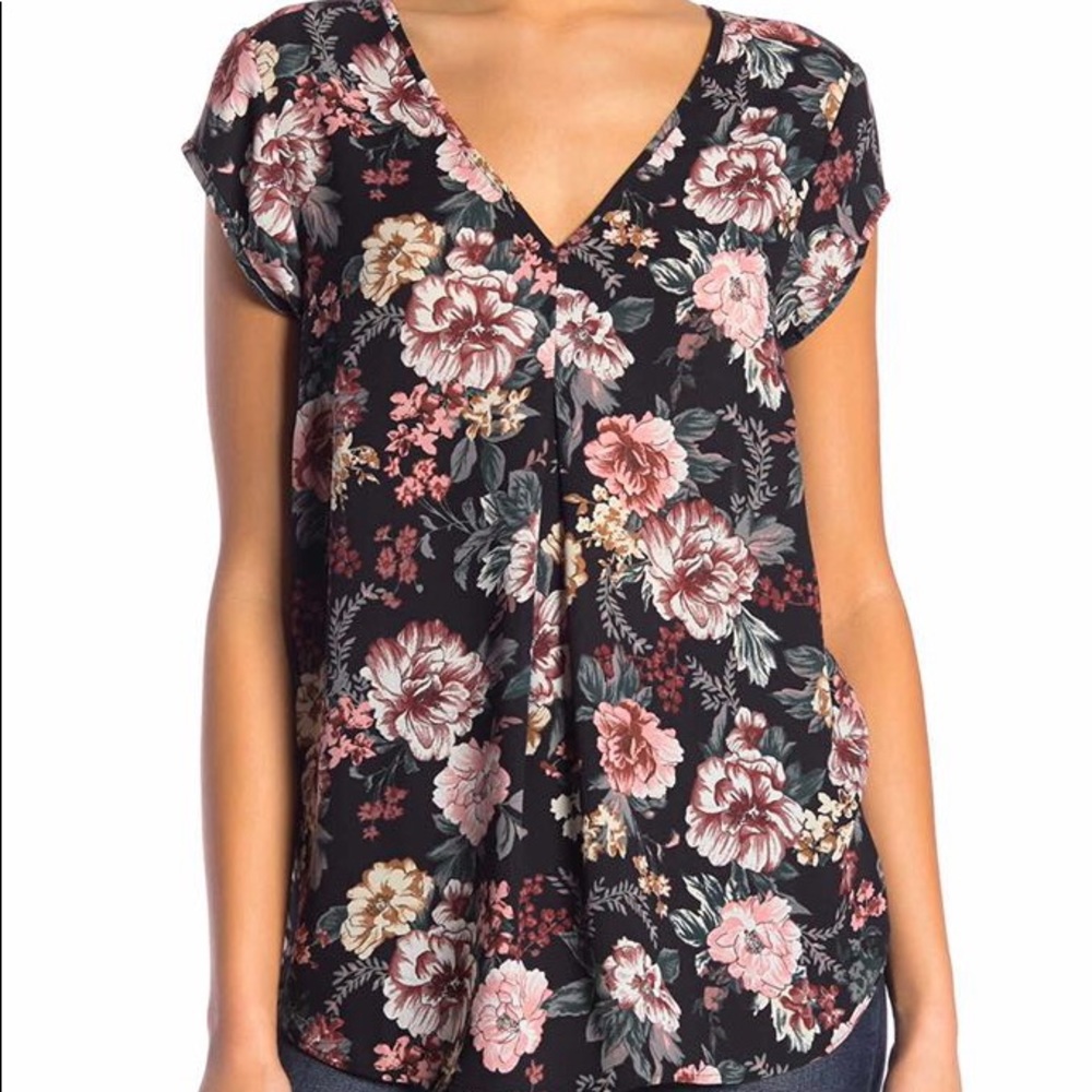 Halogen Halogen Black Floral Double V Neck Top